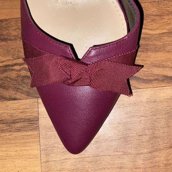 Isaac Mizrahi Bitty Bop Cabernet Point Heel - Picture 5 of 8